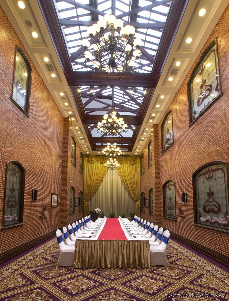 Astor House Hotel