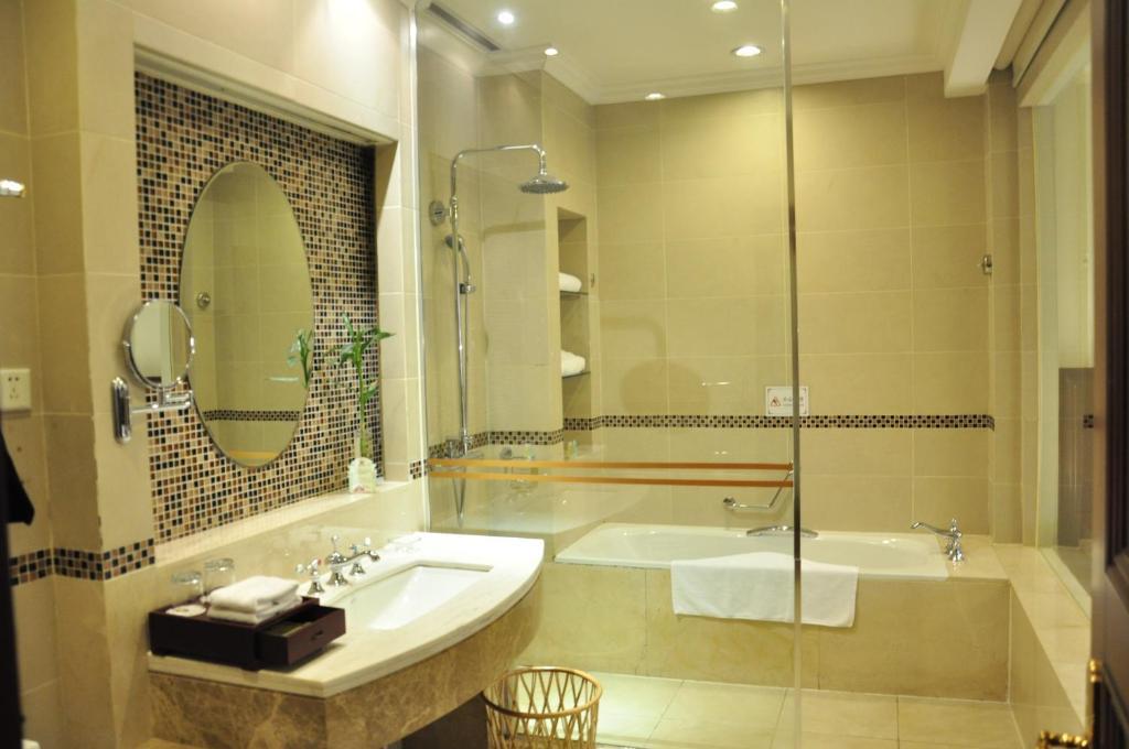 Astor House 3*