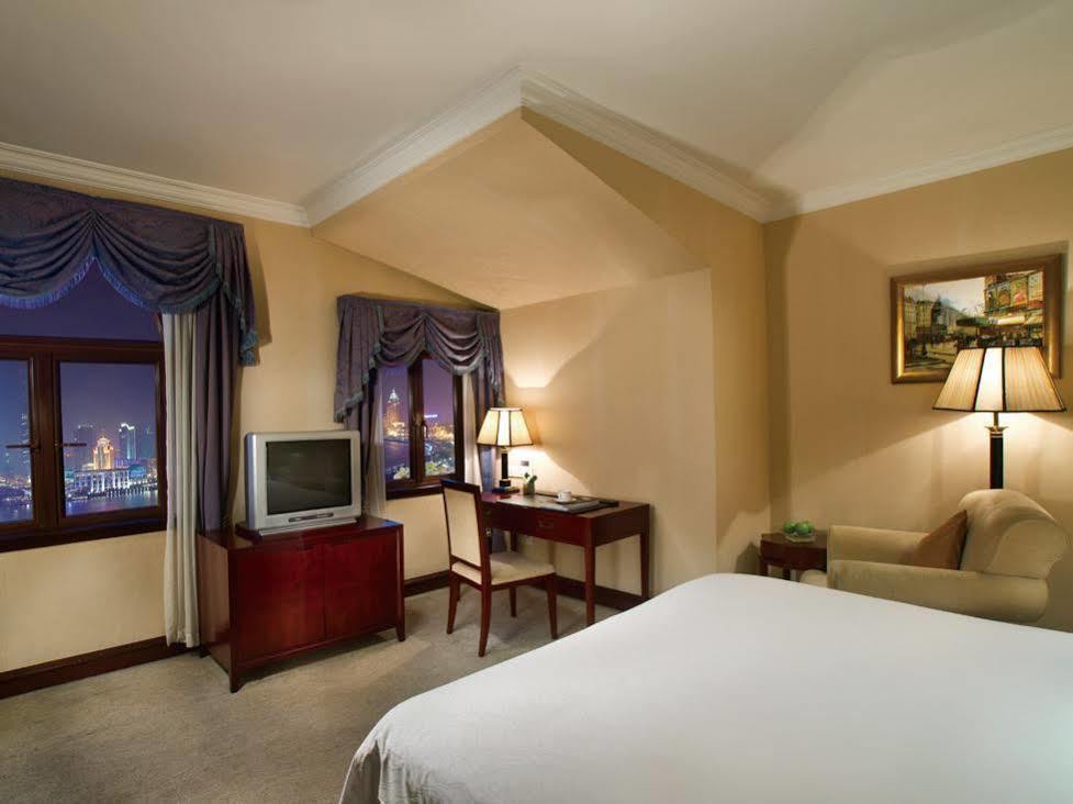 Astor House Hotel 3*